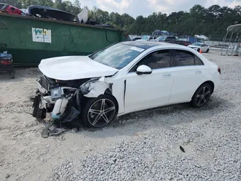 2019 Mercedes-Benz A-Class WDD3G4EB8KW000506