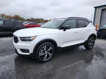 2022 Volvo XC40 YV4162UM1N2752634