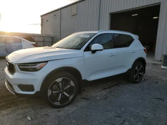 2022 Volvo XC40 YV4162UKXN2739847