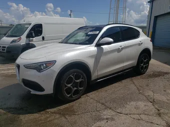 2018 Alfa Romeo Stelvio ZASFAKNN8J7C12068