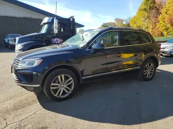 2016 Volkswagen Touareg WVGEF9BP2GD010322