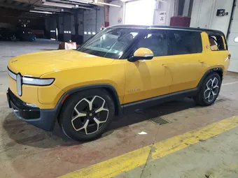 2023 Rivian R1S 7PDSGBBA8PN026132