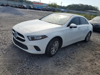 2019 Mercedes-Benz A-Class WDD3G4FB7KW002388