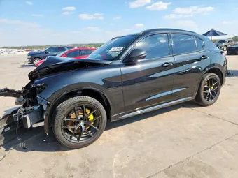2021 Alfa Romeo Stelvio ZASPAKBN7M7D09744