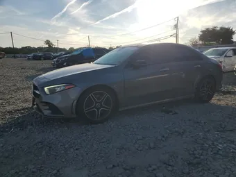 2019 Mercedes-Benz A-Class WDD3G4FB3KW001741