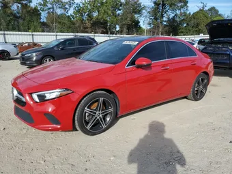 2019 Mercedes-Benz A-Class WDD3G4FB3KW018412