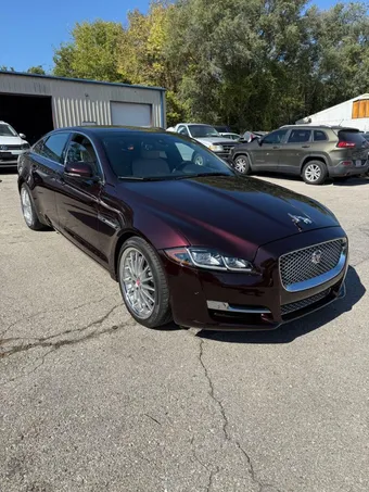 2016 Jaguar XJ SAJWJ2GD8G8V99366