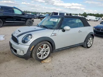 2015 Mini Convertible WMWZP3C58FT708657