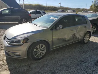 2018 Volkswagen Golf 3VWG17AU4JM275100