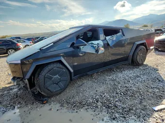 2024 Tesla Cybertruck 7G2CEHEE5RA032114
