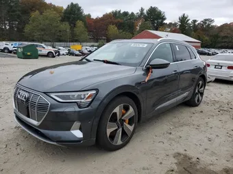 2019 Audi e-tron WA1VAAGE8KB005443
