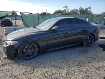 2018 Alfa Romeo Giulia ZARFAECN0J7577749