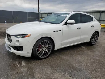 2017 Maserati Levante ZN661YUL1HX222011