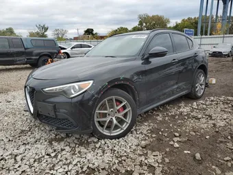 2018 Alfa Romeo Stelvio ZASFAKNN2J7B87197