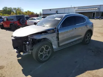 2018 Alfa Romeo Stelvio ZASFAKBN2J7B78004