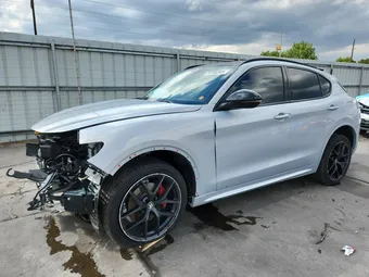 2021 Alfa Romeo Stelvio ZASPAKBN2M7D13670