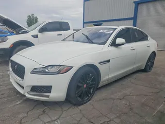 2016 Jaguar XF SAJBE4BV8GCY13557
