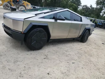 2024 Tesla Cybertruck 7G2CEHEE0RA041058