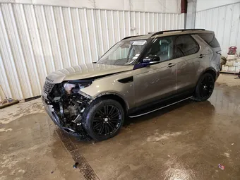 2017 Land Rover Discovery SALRTBBV3HA015206