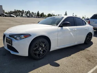 2021 Alfa Romeo Giulia ZARFAMAN9M7643717
