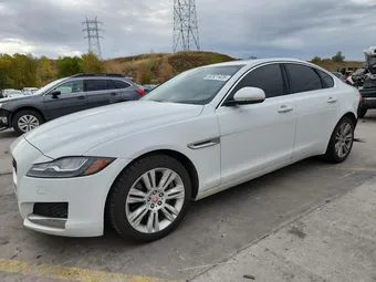 2016 Jaguar XF SAJBJ4BV5GCY21305