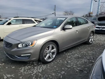 2016 Volvo S60 YV1612TKXG2402892