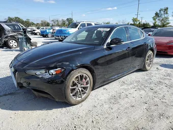 2018 Alfa Romeo Giulia ZARFAEDN5J7579236