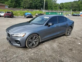 2019 Volvo S60 7JRA22TM3KG017377