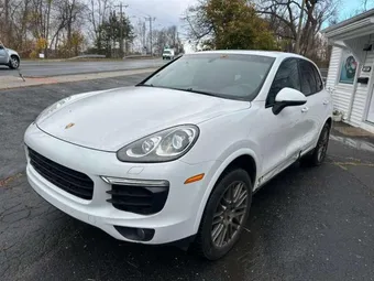 2017 Porsche Cayenne WP1AA2A20HKA82954