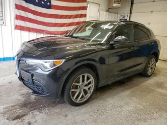 2018 Alfa Romeo Stelvio ZASFAKNN7J7B61100
