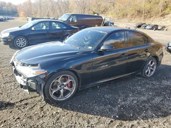 2018 Alfa Romeo Giulia ZARFAEEN8J7597325