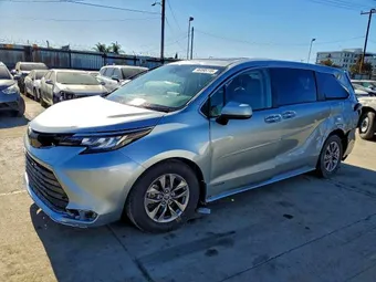 2021 Toyota Sienna 5TDYRKEC2MS029736