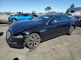 2017 Jaguar XJ SAJWJ2GD7H8W09418