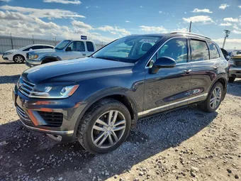 2016 Volkswagen Touareg WVGEF9BP0GD003191