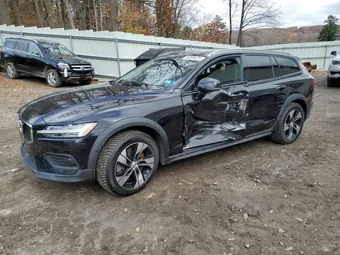 2020 Volvo V60 Cross Country YV4102WK9L1039206