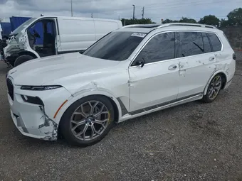 2025 BMW X7 5UX23EM08S9W39585