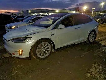 2020 Tesla Model X 5YJXCAE29LF232740