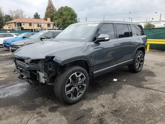 2025 Rivian R1S 7PDSGBBA2SN048006
