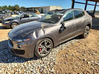 2017 Maserati Levante ZN661YUS8HX224541