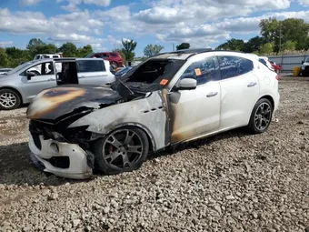2017 Maserati Levante ZN661YUS1HX224994