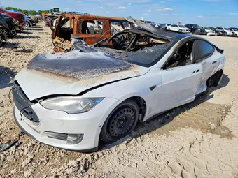 2015 Tesla Model S 5YJSA1S22FF082785