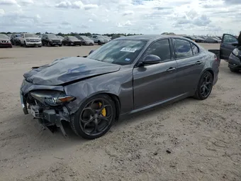 2018 Alfa Romeo Giulia ZARFAECN6J7583264