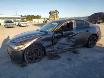 2018 Alfa Romeo Giulia ZARFAEBN2J7566012