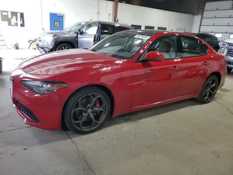 2018 Alfa Romeo Giulia ZARFAEEN2J7577278