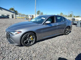 2018 Alfa Romeo Giulia ZARFAEEN5J7577730