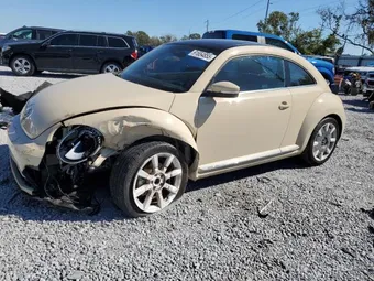 2019 Volkswagen Beetle 3VWFD7AT8KM706906
