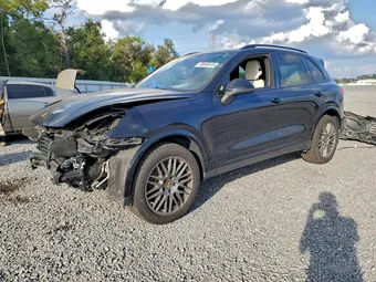 2017 Porsche Cayenne WP1AA2A20HKA88043