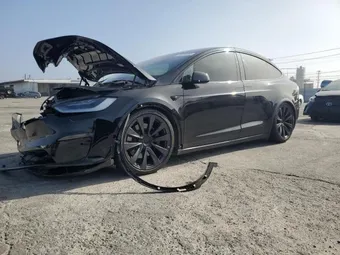 2022 Tesla Model X 7SAXCBE51NF330053