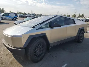 2025 Tesla Cybertruck 7G2CEHED3SA075878