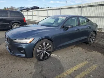 2022 Volvo S60 B5 MOM 7JRL12FZXNG160706